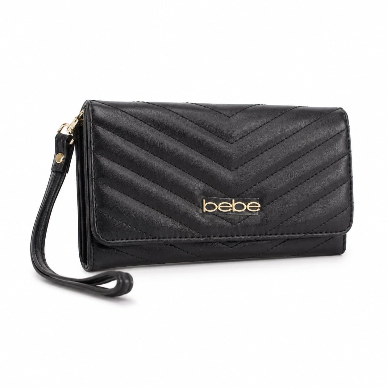 Cartera de Mano Bebe Negro con acolchado tipo quilted y logo metálico